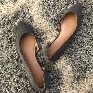 *NEW* Grey suede flats